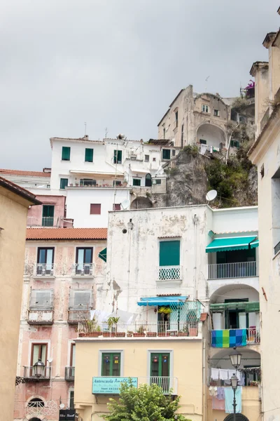 Paysage estival pittoresque de la ville Amalfi, Italie — Photo
