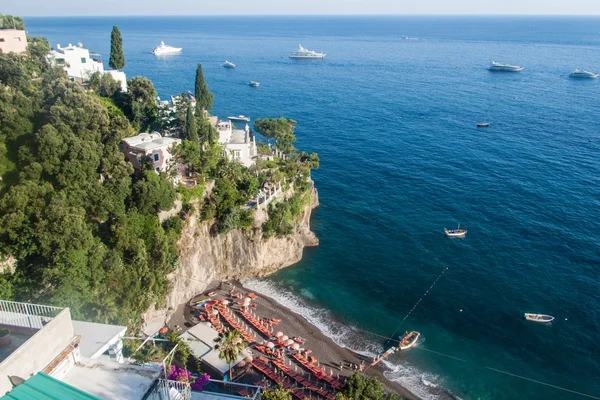 Playa de Bagni d 'Arienzo en el pueblo Positano — Foto de Stock