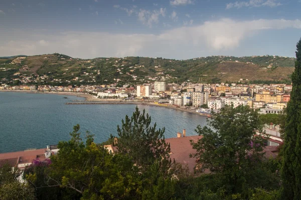 Agropoli bir kıyılarının havadan görünümü — Stok fotoğraf