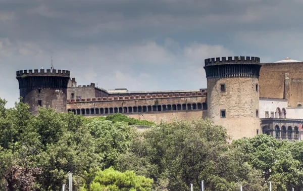 Castel Nuovo Burg in Neapel — Stockfoto