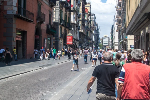 Calle en el centro histórico de Nápoles — Foto de Stock