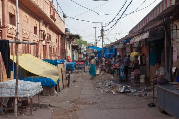 Morgon på en gata i gamla delhi — Stockfoto