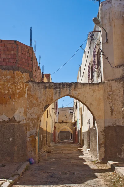 Gränd i centrum av Meknes — Stockfoto