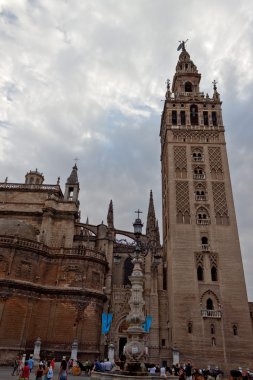 Giralda Kulesi: Sevilla