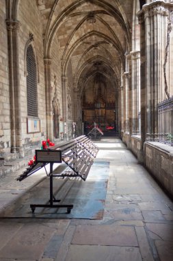  Kutsal haç ve Aziz eulalia katedral