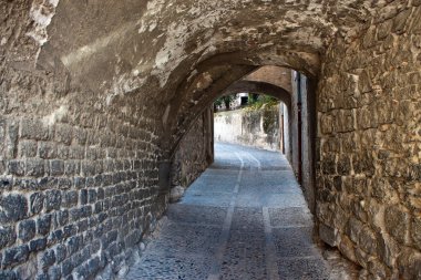 Girona tarihi merkezinde sokak