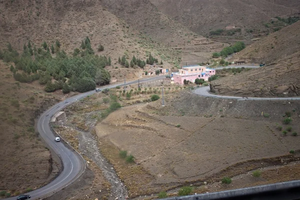 Tizi n ティカ峠の道路 — ストック写真