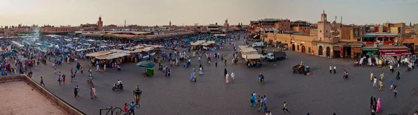 Jamaa el fna in Marrakesch — Stockfoto