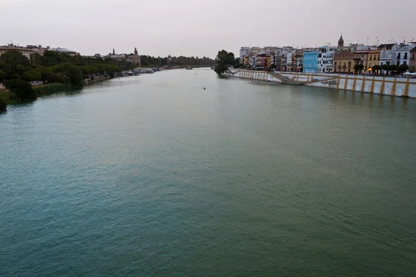Rivière à Séville — Photo