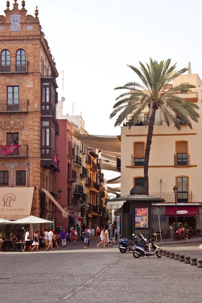 Straße im Zentrum von Sevilla — Stockfoto