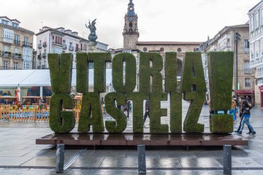 Vitoria meydanda Virgen Blanca