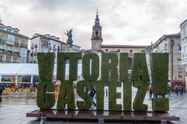 Vitoria meydanda Virgen Blanca