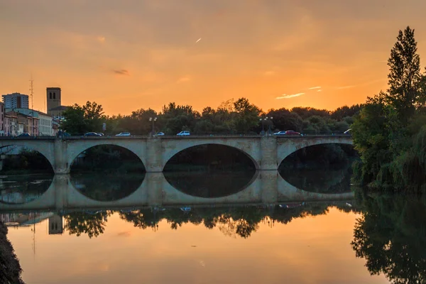 Ponte de pedra em Logrono — Fotografia de Stock