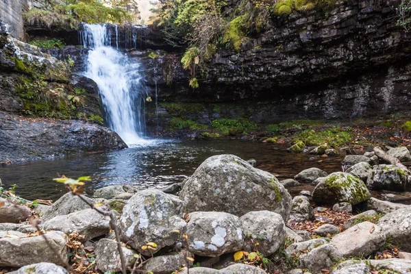 Cascades bir Stream Puente Ra — Stok fotoğraf