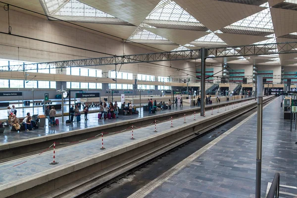 Zaragoza Delicias järnvägsstation — Stockfoto