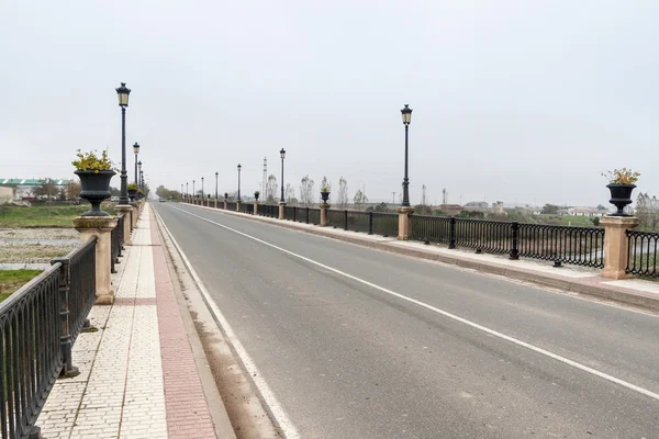 Puente de piedra viejo — Foto de Stock