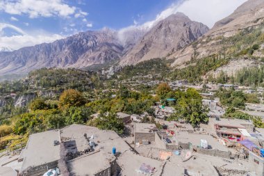 Pakistan 'ın Hunza Vadisi, Gilgit-Baltistan bölgesindeki Karimabad Altit köyünün hava manzarası