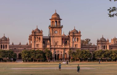 PESHAWAR, PAKISTAN - 18 Ekim 2023: Peşaver, Pakistan 'daki İslami Üniversite ana binası
