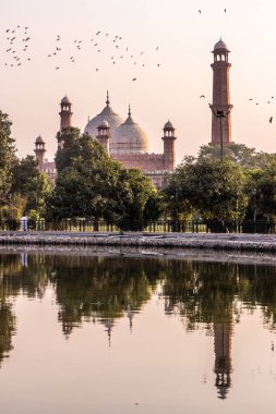 Lahor 'daki Baadshahi Camii Pakistan, Iqbal Park' tan izlendi