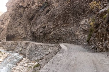 Rumbur Vadisi 'ndeki dar yol, Hayber Pakhtunkhwa, Pakistan