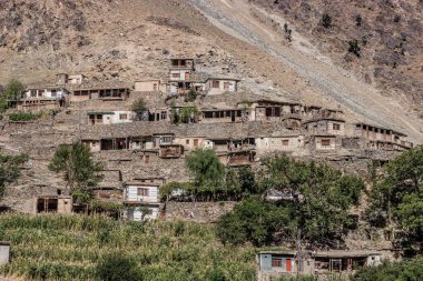 Thak Nayat Gah Nehri, Pakistan Vadisi Köyü