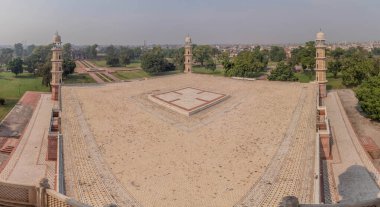Lahore, Pakistan 'daki Jahangir Mezarı' nın çatı terası.