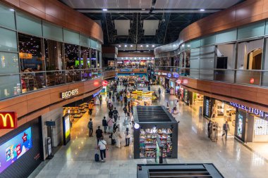 İSTANBUL, TURKEY - 18 Eylül 2023: İstanbul, Türkiye 'deki Sabiha Gökçen Uluslararası Havalimanı