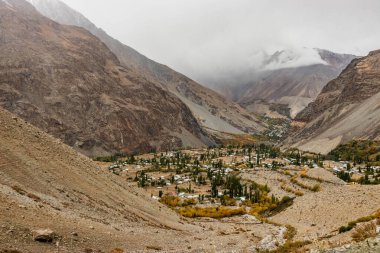 Sor Luspur (Laspur) köyü Mastuj vadisinde, Pakistan