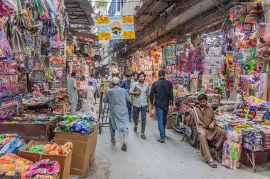 LAHORE, PAKISTAN - 21 Kasım 2023: Pakistan 'ın Lahor kentindeki sokak pazarı