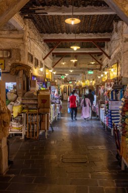 DOHA, Katar - 19 Eylül 2023: Doha, Katar 'daki Souq Waqif pazarı