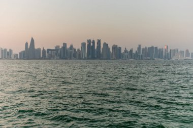 Doha ufuk çizgisinin akşam manzarası, Katar