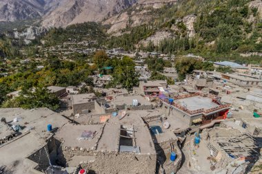 Pakistan 'ın Hunza Vadisi, Gilgit-Baltistan bölgesindeki Karimabad Altit köyünün hava manzarası