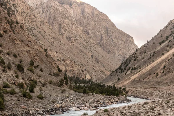 Pakistan 'ın Gilgit-Baltistan bölgesindeki Astore vadisi