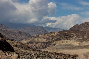 Pakistan, Chilas yakınlarındaki İndus nehir vadisinin manzarası