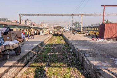 LAHORE, PAKISTAN - 20 Kasım 2023: Lahore Tren İstasyonu, Pakistan