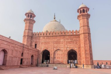 LAHORE, PAKISTAN - 20 Ekim 2023: Lahor 'daki Badshahi Camii.