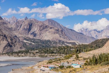 Pakistan 'ın Gilgit-Baltistan bölgesindeki Hunza Vadisi' ndeki Shishkat köyü.