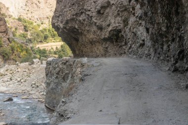 Rumbur Vadisi 'ndeki dar yol, Hayber Pakhtunkhwa, Pakistan