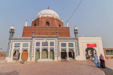 MULTAN, PAKISTAN - 25 Ekim 2023: Multan, Punjab 'da Bahauddin Zakariya Tapınağı, Pakistan