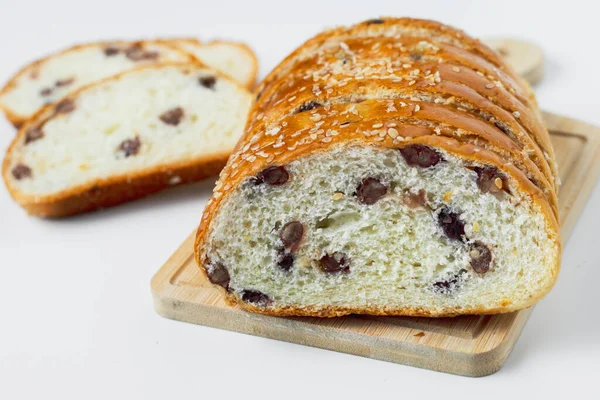 Feingeschnittenes Vollkornbrot Auf Weißem Hintergrund Für Bäckerei Lebensmittel Und Esskonzept — Stockfoto