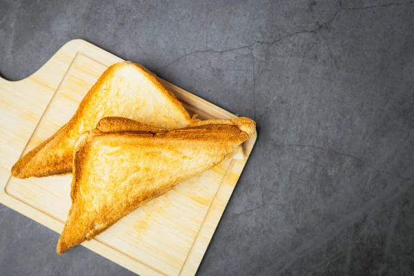 Sandwichbrot Auf Dunklem Hintergrund Für Bäckerei Lebensmittel Und Essenskonzept — Stockfoto