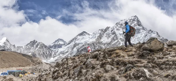 Nepal Solo Khumbu Everest Alpinista Spacerujący Gorak Shep — Zdjęcie stockowe