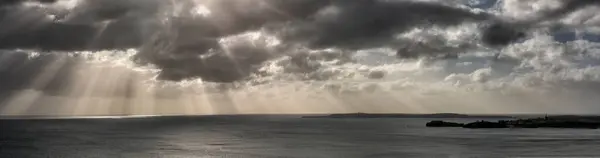 Storbritannien Wales Pembrokeshire Tenby Dramatisk Himmel Kust Och Hav — Stockfoto