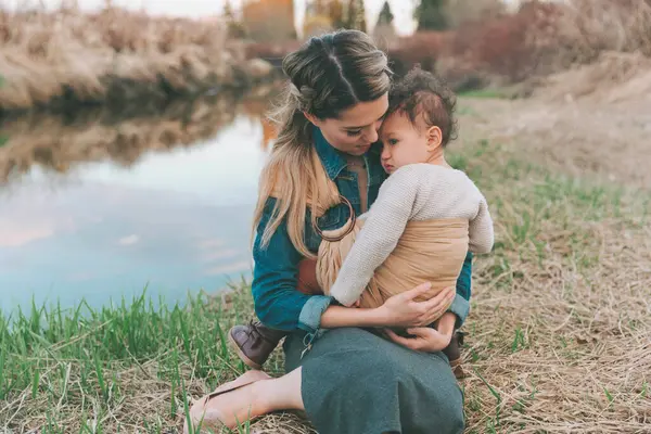 Mother Holding Her Little Daughter Affectionately Nature — Stock Photo, Image