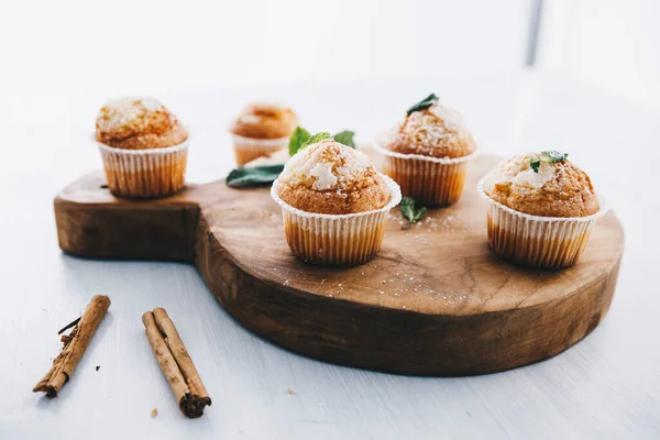 Home Baked Muffins Cinnamon Mint Wooden Board — Stock Photo, Image
