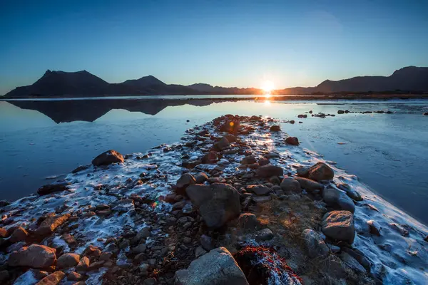 Noruega Ilhas Lofoten Beira Água Pôr Sol — Fotografia de Stock