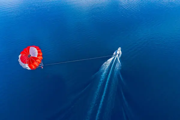 Повітряний Вид Парапланериста Летить Над Океаном Атол Південного Мале Мальдіви — стокове фото