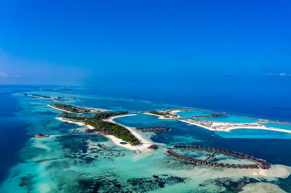 공중에서 내려다본 Olhuveli Bodufinolhu Fun Island Resort South Male Atoll — 스톡 사진