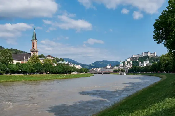 River Salzach Christ Church Salzburgo Áustria — Fotografia de Stock