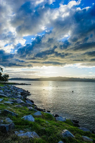 Tarde Tarde Luz Pôr Sol Sobre Costa Lago Taupo Ilha — Fotografia de Stock